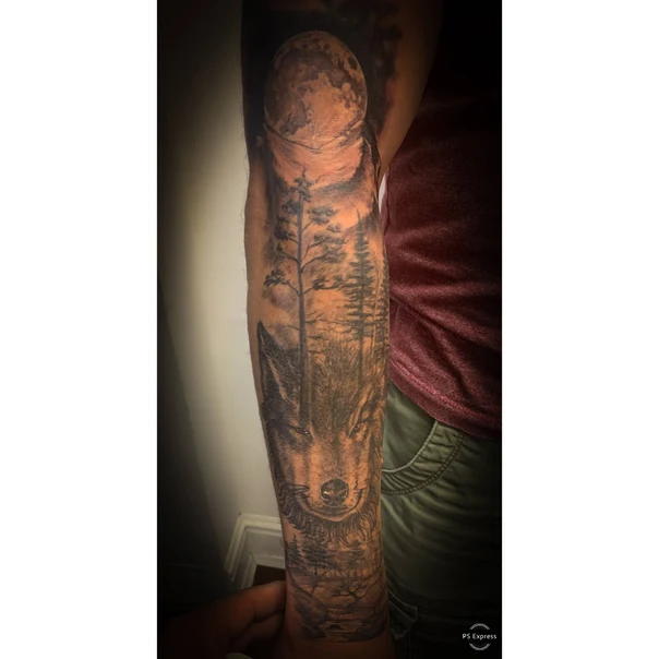 Realism Wolf, Moon tattoo on Forearm