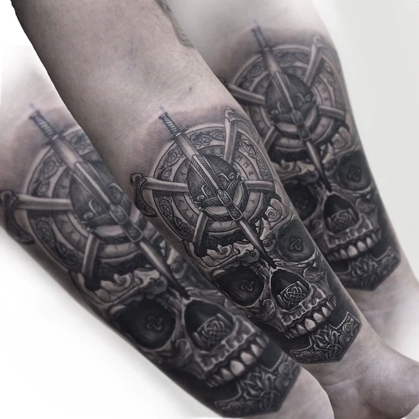 Чёрно-серая Skull, Sword tattoo на Предплечье