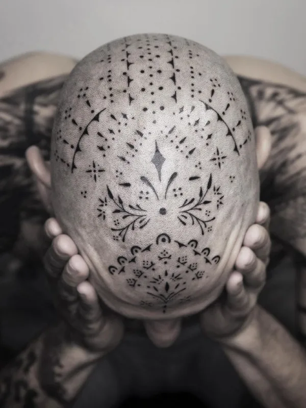 male black ornamental Tatuaggio su head #41970 | Tatuatore Blum