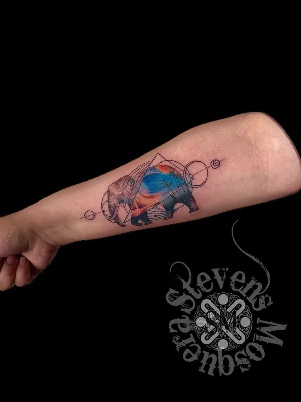 color geometric tattoo auf forearm #42016 | Tätowierer Stevens Mosquera