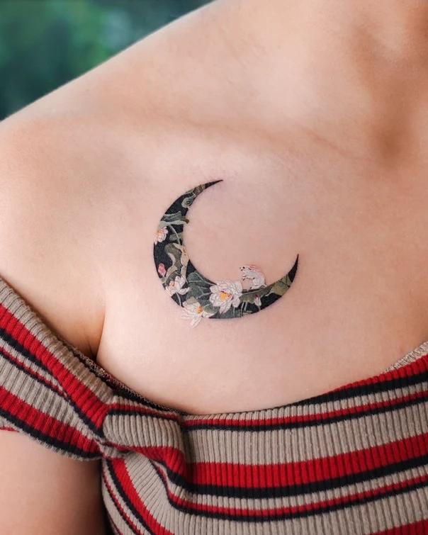 Botanic Moon, Flowers tattoo on Collarbone