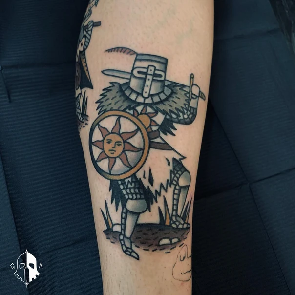 Traditional Knight, Sun tattoo on Shin
