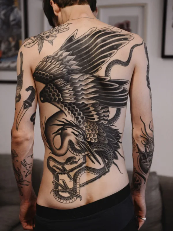 male black blackwork tatouage sur full back #72770 | Artiste tatoueur ros helem