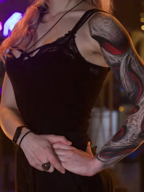 female black and grey biomechanical татуировка на full sleeve #72853 | Тату мастер Тони Рут