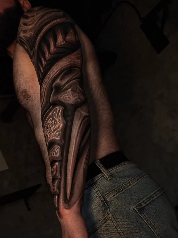 male black and grey biomechanical татуировка на full sleeve #72859 | Тату мастер Тони Рут