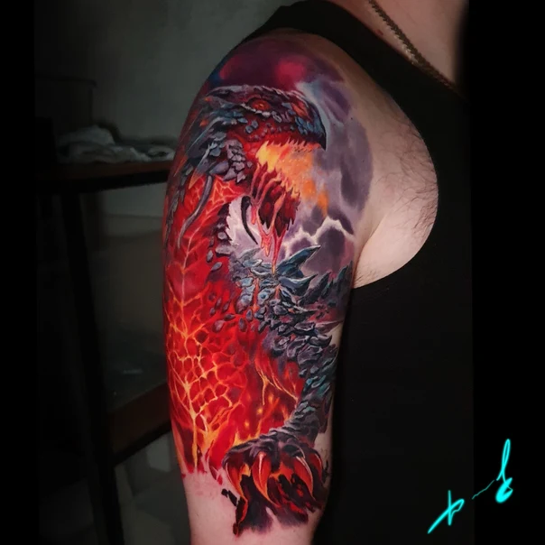Реализм Dragon, Fire tattoo на Плечо