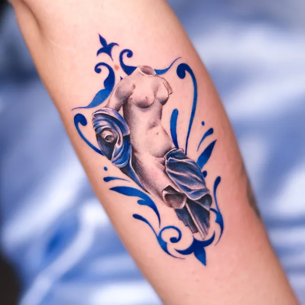 Fine Line tattoo by Tatuaggi di porcellana in Roma