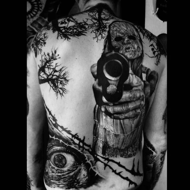 Чёрно-серая Gun, Eye tattoo на Спина (полная)