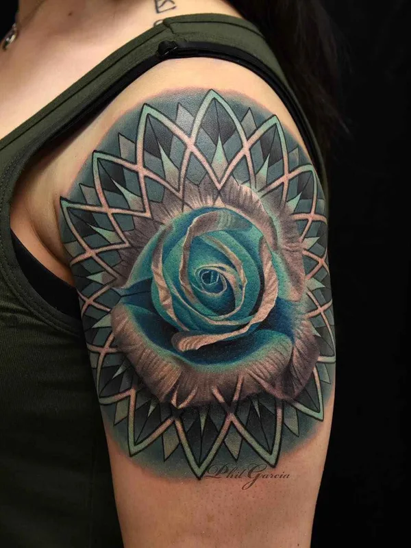 female color realism 纹身 在 shoulder #2676 | 纹身师 Phil Garcia