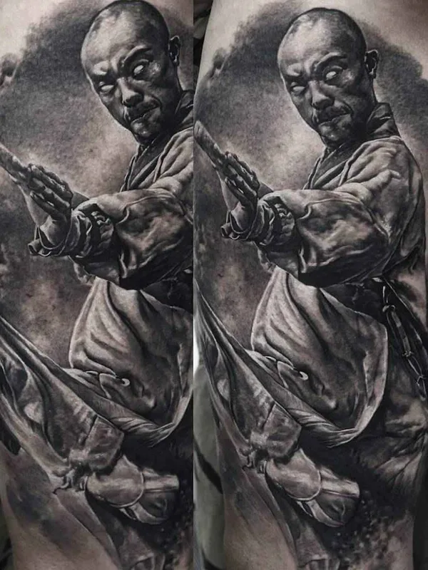 male black and grey realism tatuaje en upper arm #2549 | Tatuador Domantas Parvainis