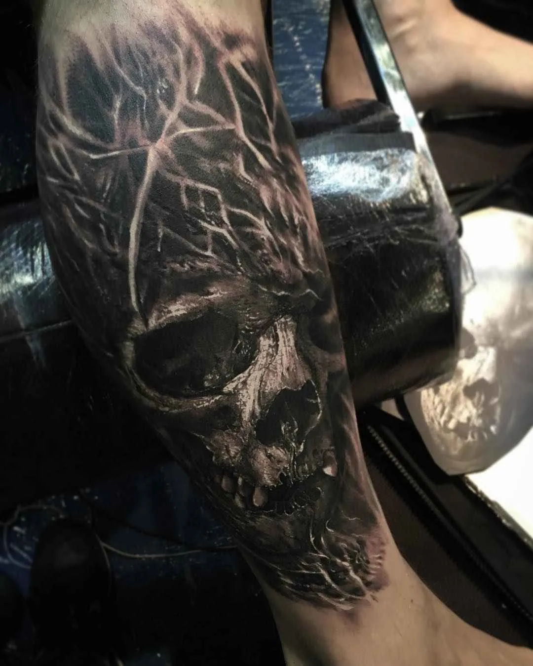 Tattoo artist Eliot Kohek dark skull realism tattoos | Мрачный реализм тату-мастера Eliot Kohek татуировки череп
