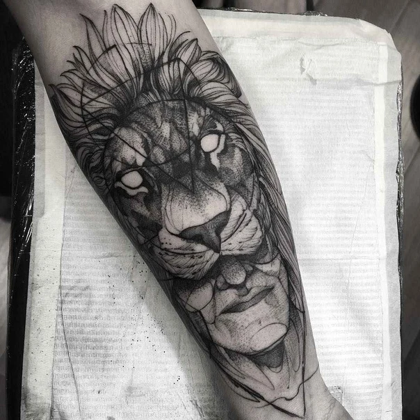 Black & Grey Lion, Face tattoo on Forearm