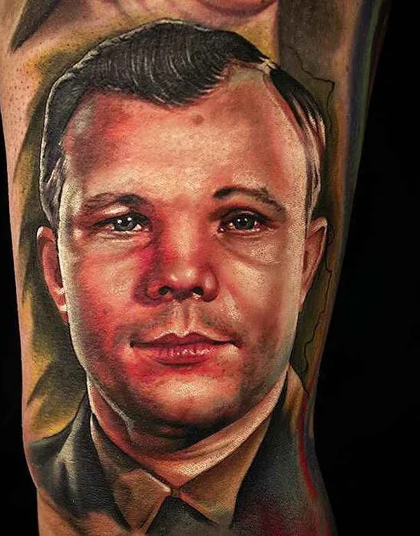 male color realism татуировка на thigh #1692 | Тату мастер Mario Hartmann