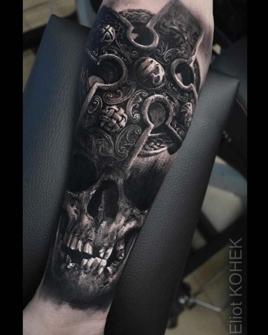 Tattoo artist Eliot Kohek dark skull realism tattoos | Мрачный реализм тату-мастера Eliot Kohek татуировки череп