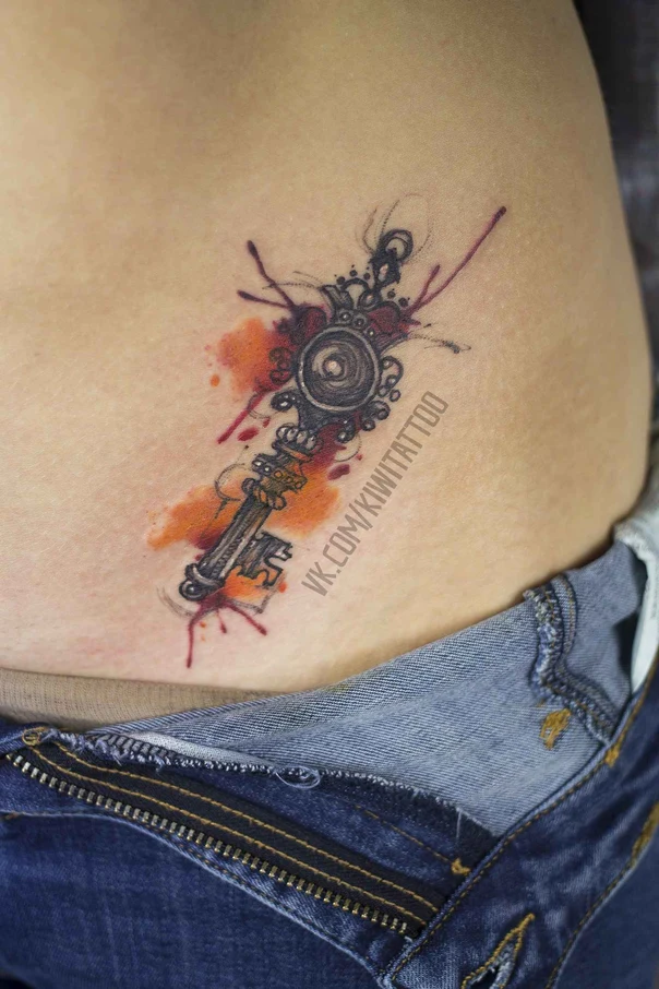 Акварель Key tattoo на Бедро (верх)