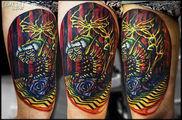 Иллюстративная Creature, Rose tattoo на Thigh