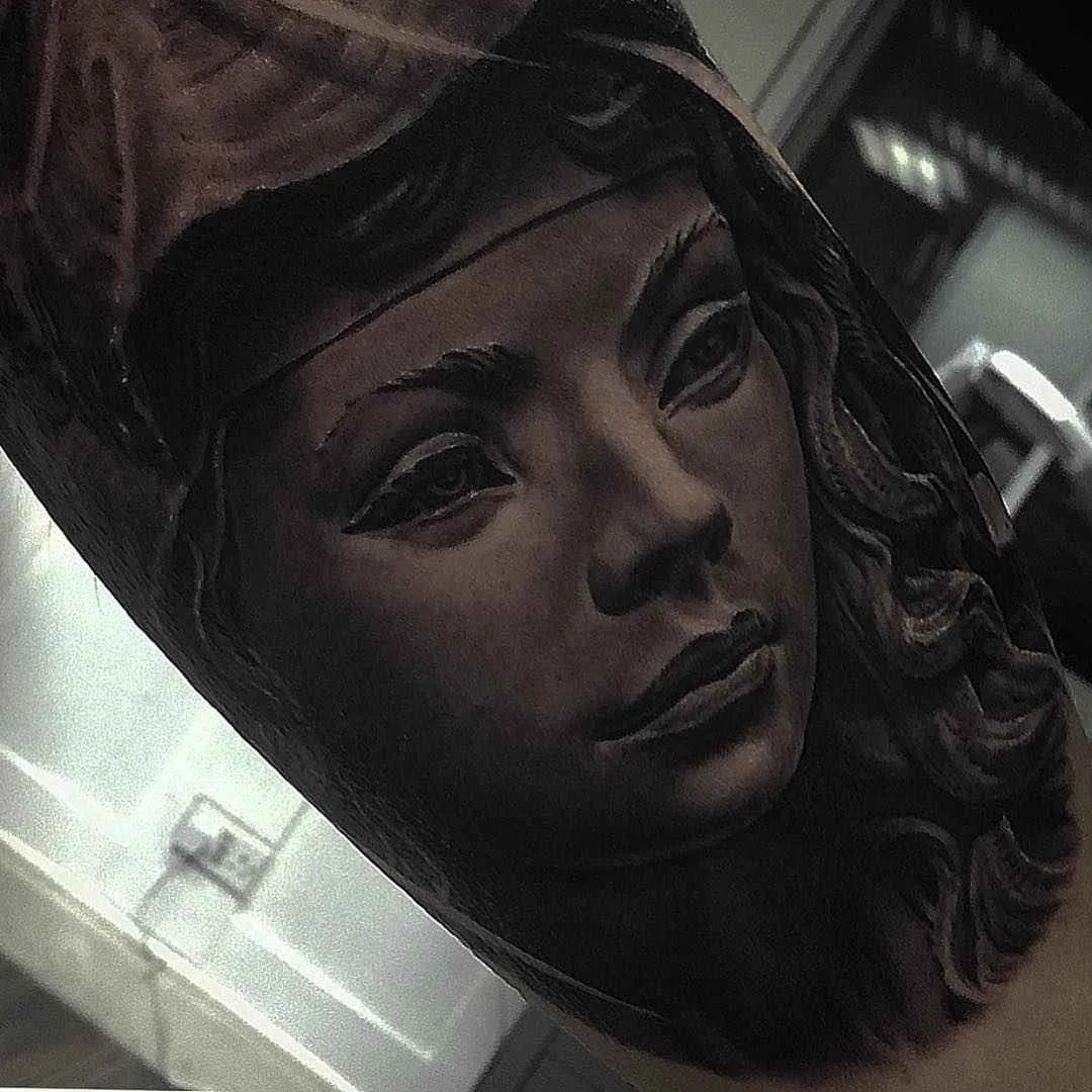 Tattoo artist Owen Paulls black&grey realistic tattoo