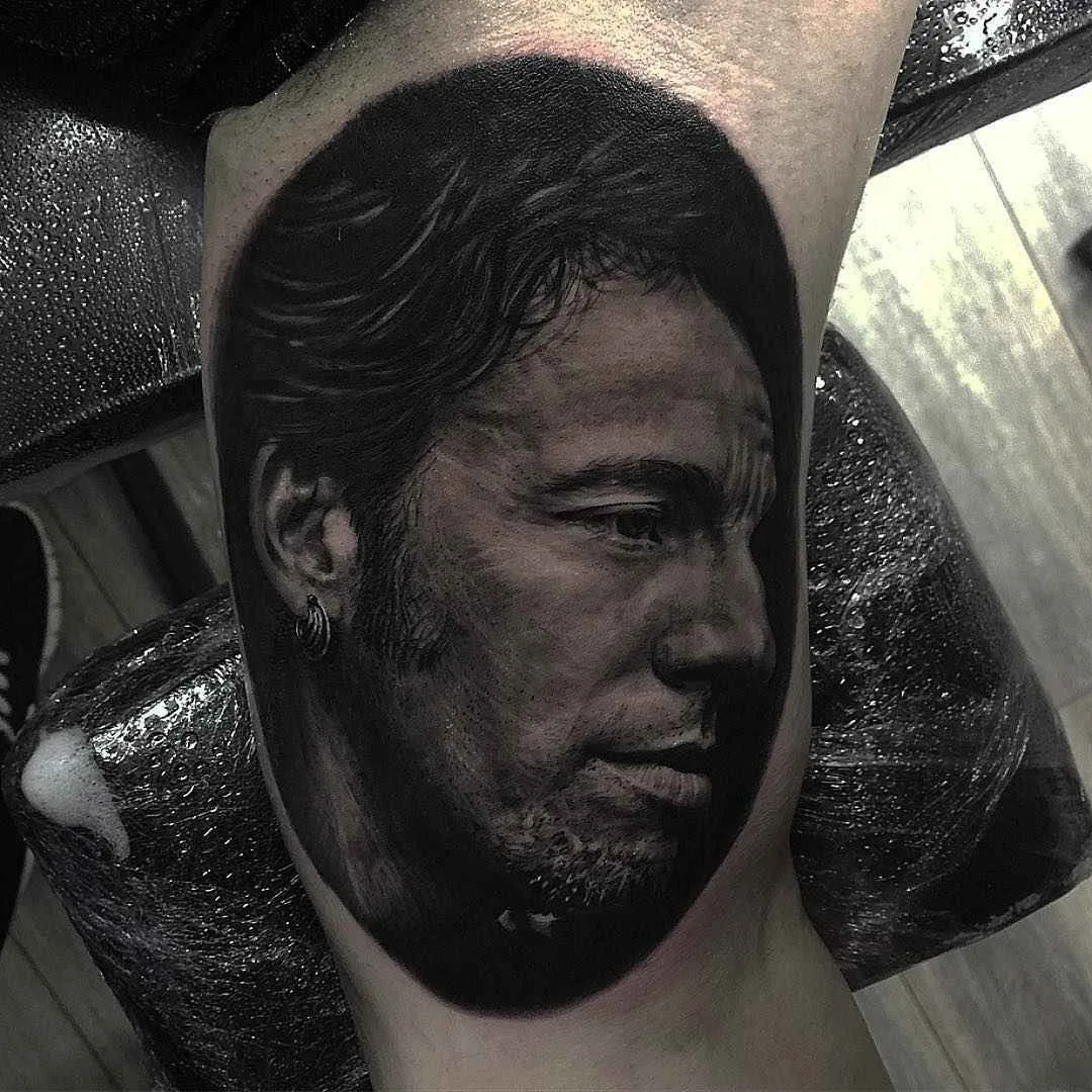 Tattoo artist Owen Paulls black&grey realistic tattoo
