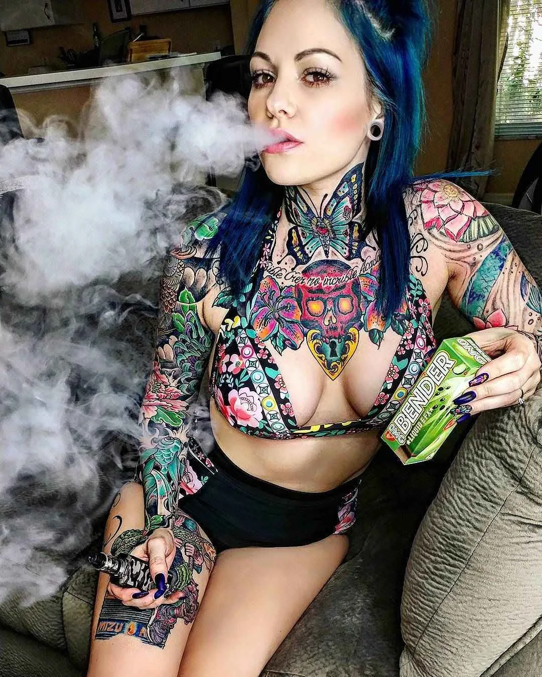 Tattoo model Pandora Blue the alternative model of inked vape