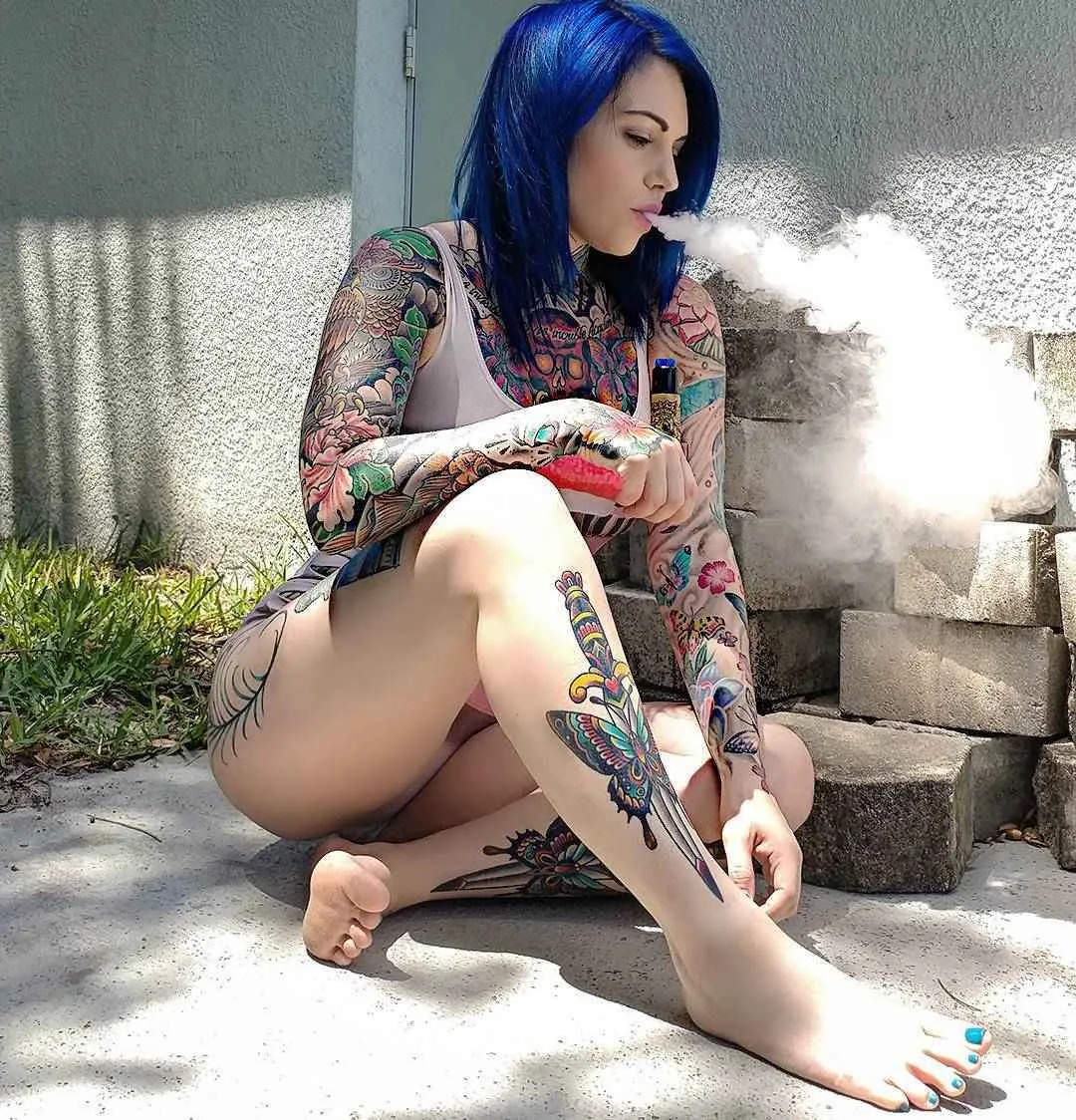 Tattoo model Pandora Blue the alternative model of inked vape