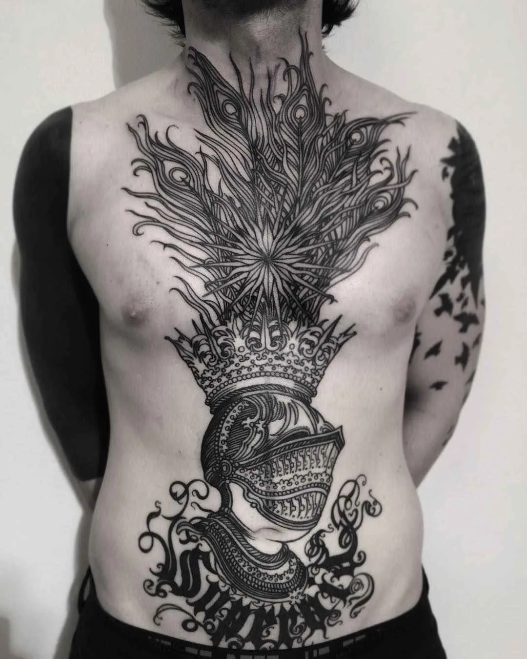 Tatuista Alexander Grim tatuagem blackwork
