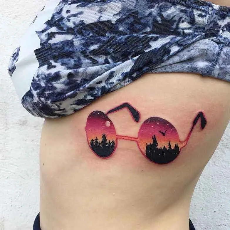 Tattoo artist Daria Stahp color silhouette tattoo
