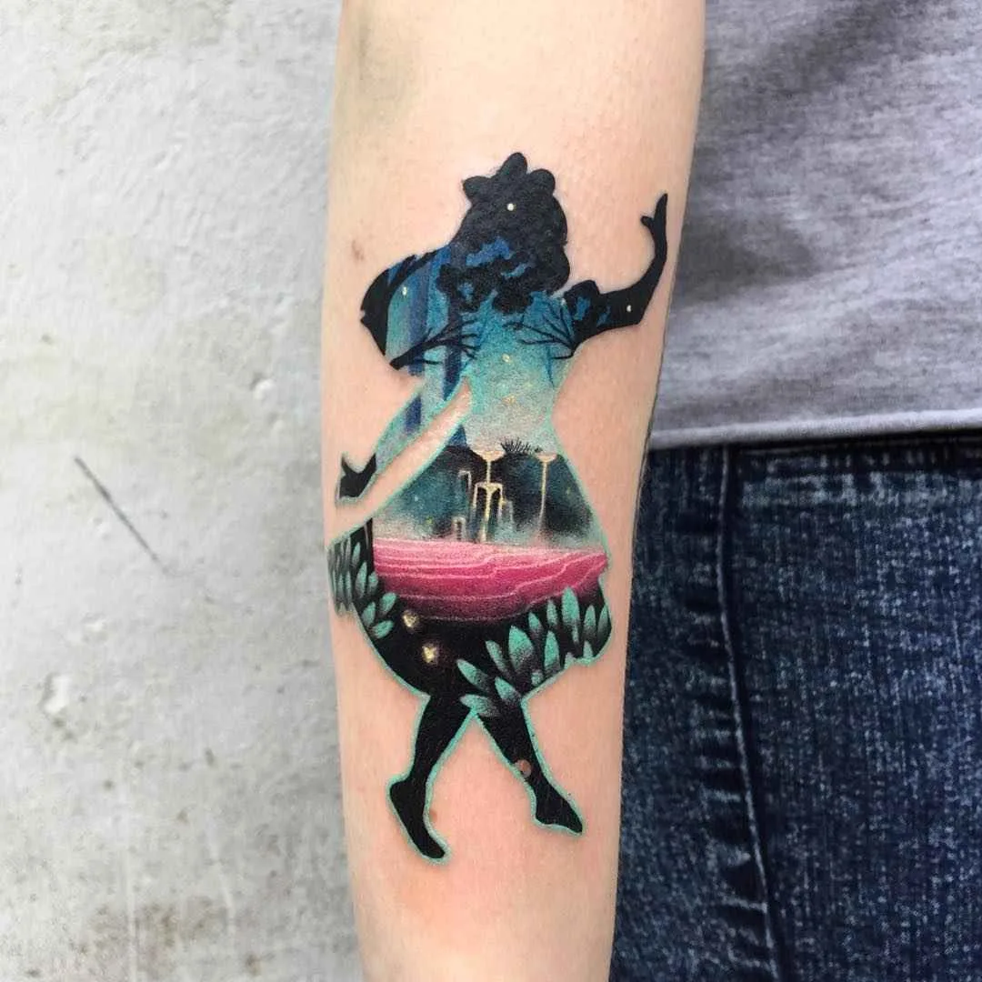 Tattoo artist Daria Stahp color silhouette tattoo