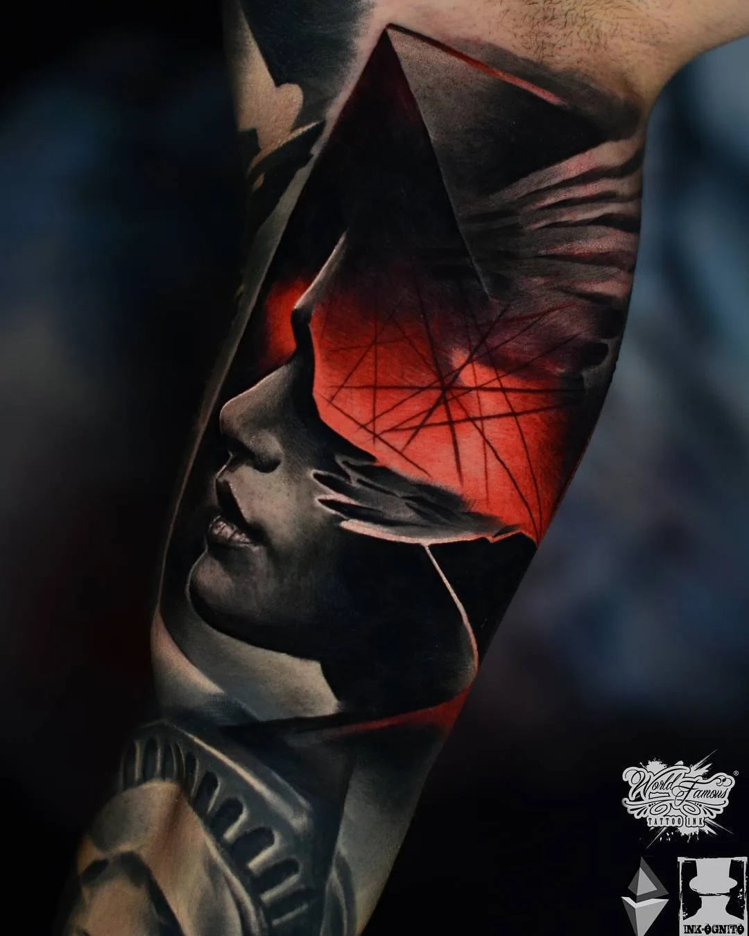 Artista di tatuaggi Darek Dokt&oacute;r Ink-Ognito, tatuaggi a colori e nero e grigio realistici surrealisti | Polonia