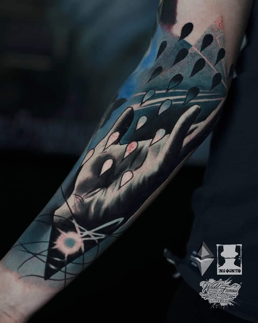 Artista di tatuaggi Darek Dokt&oacute;r Ink-Ognito, tatuaggi a colori e nero e grigio realistici surrealisti | Polonia
