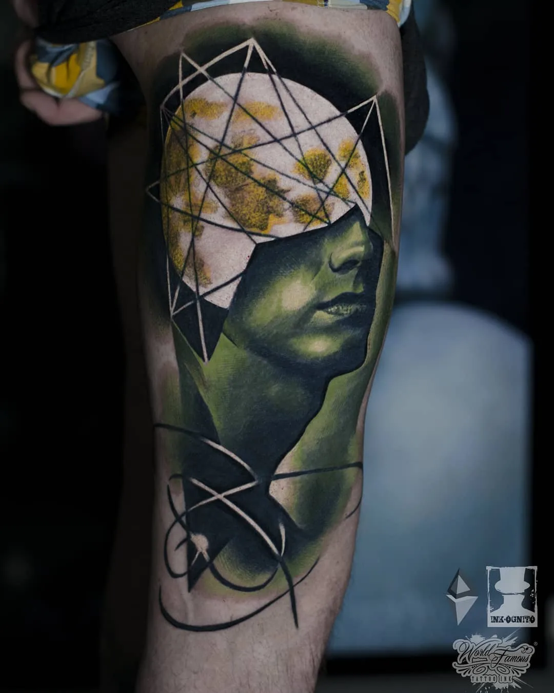 Artista di tatuaggi Darek Dokt&oacute;r Ink-Ognito, tatuaggi a colori e nero e grigio realistici surrealisti | Polonia