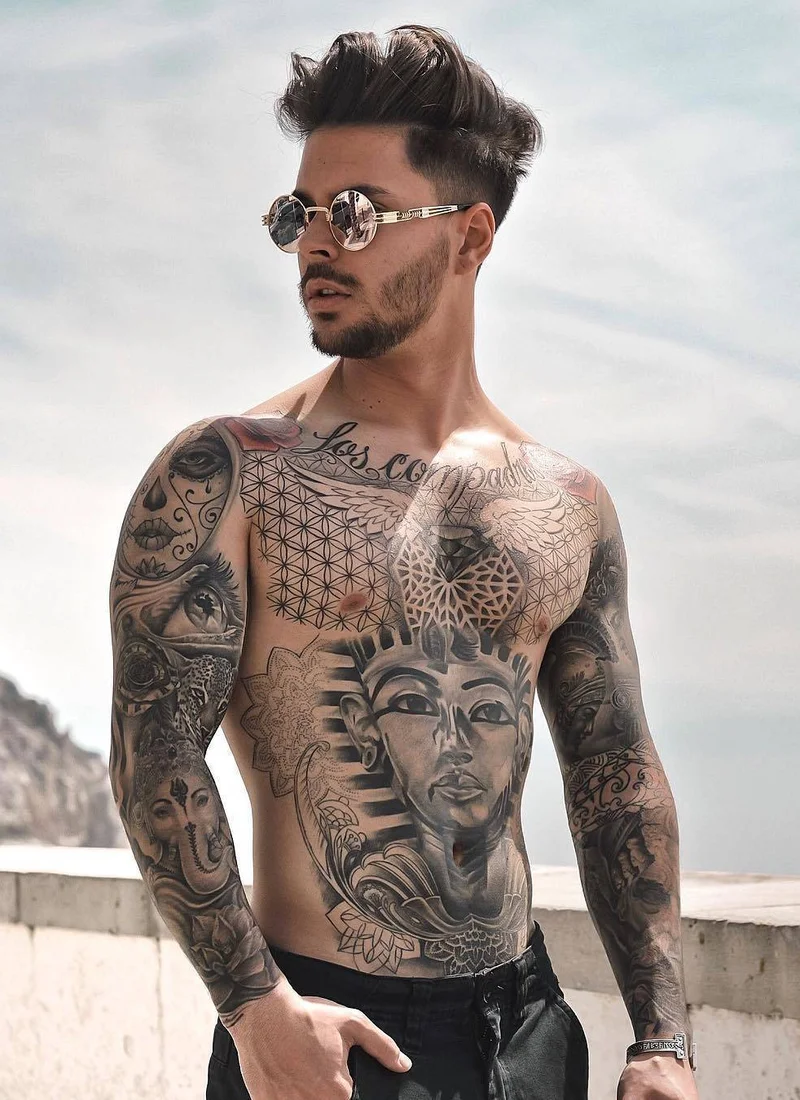 Bello con tatuaggi dal Portogallo - Gonсalo Olivier