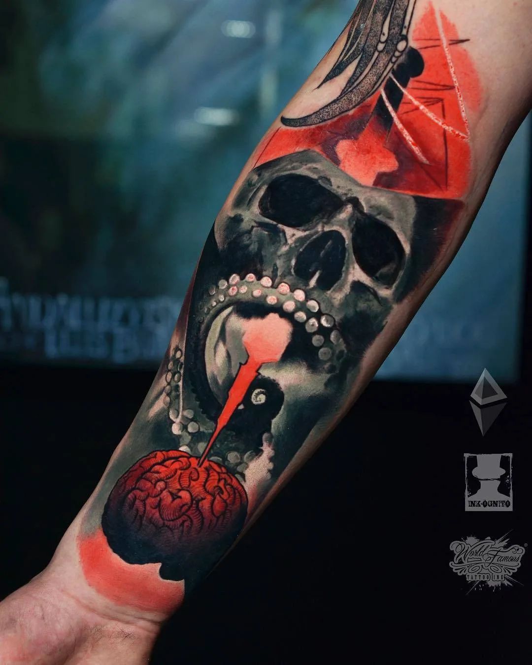 Artista di tatuaggi Darek Dokt&oacute;r Ink-Ognito, tatuaggi a colori e nero e grigio realistici surrealisti | Polonia