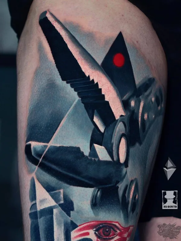 black and grey surrealism Tatuaggio su thigh #24967 | Tatuatore Darek Doktór Ink-Ognito