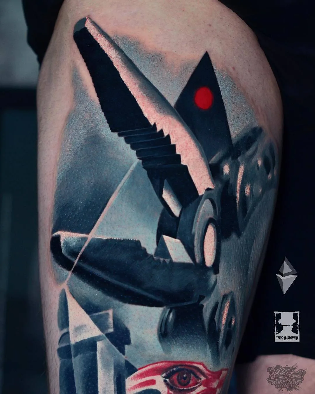 Artista di tatuaggi Darek Dokt&oacute;r Ink-Ognito, tatuaggi a colori e nero e grigio realistici surrealisti | Polonia
