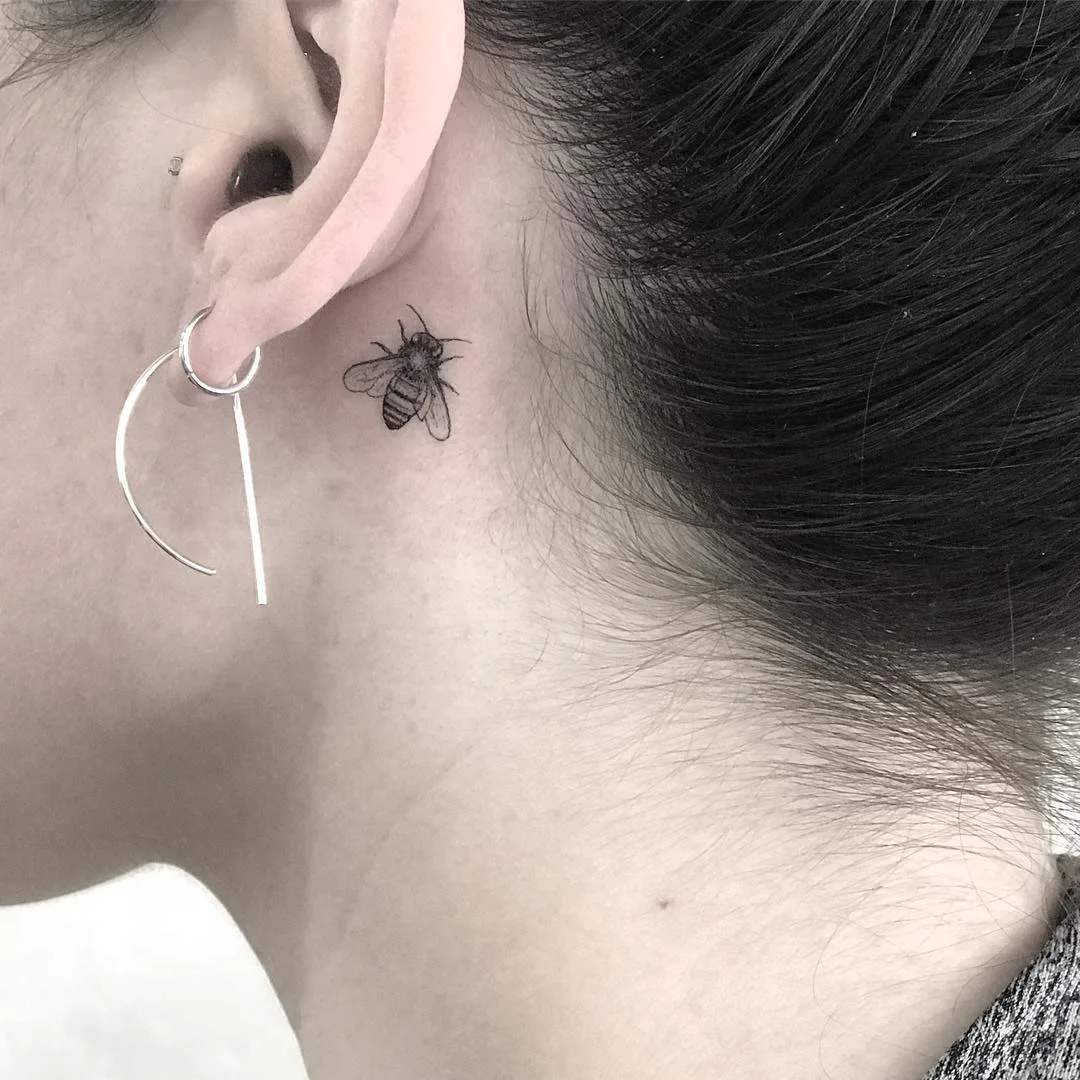 Artista de tattoo Nal, estilo preto&cinza realista minimalista | EUA