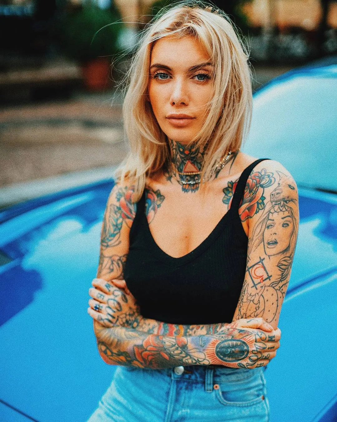 Modello di moda tatuato Valentina Belleza, modello alternativo, ragazza tatuata | Parigi, Francia
