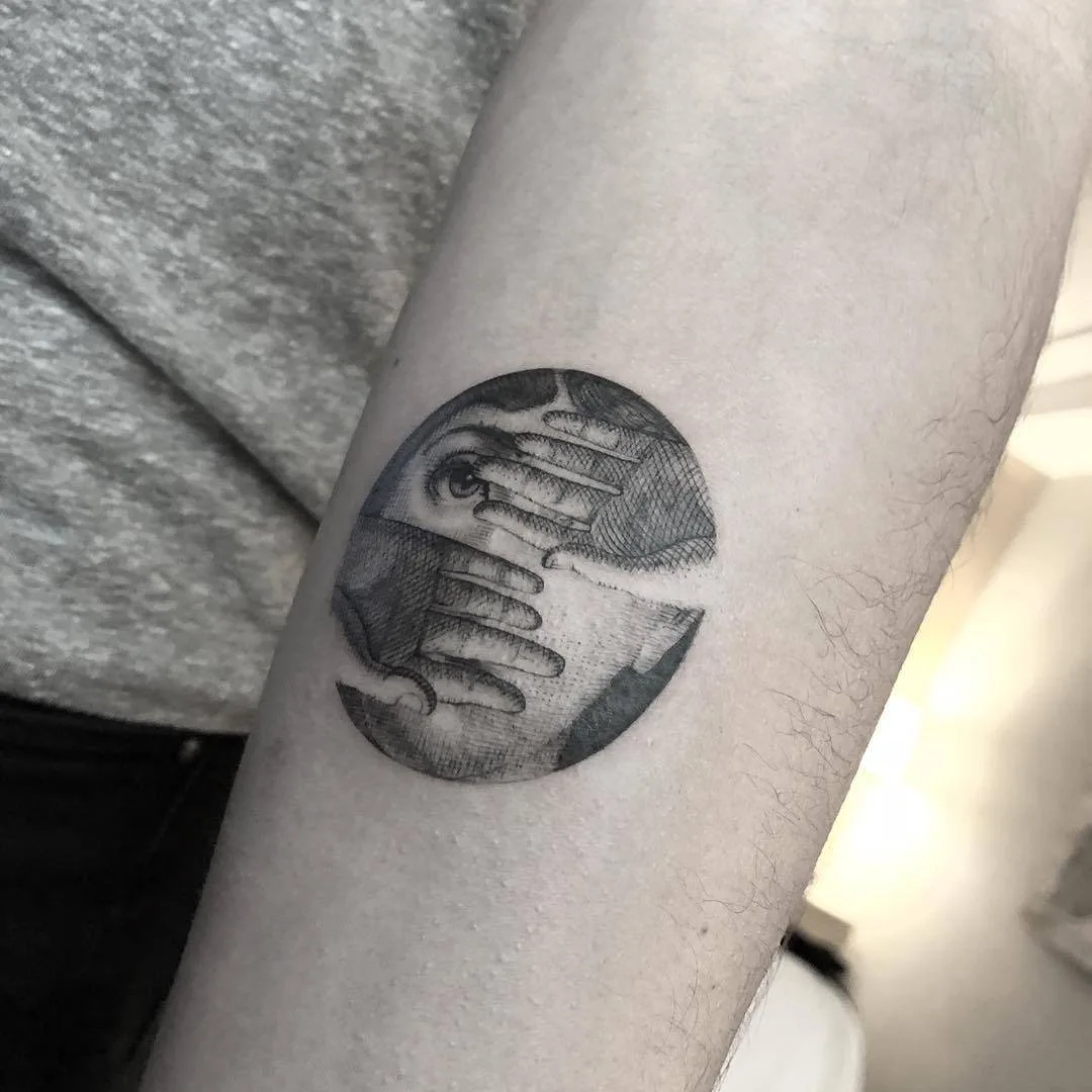 Artista de tattoo Nal, estilo preto&cinza realista minimalista | EUA