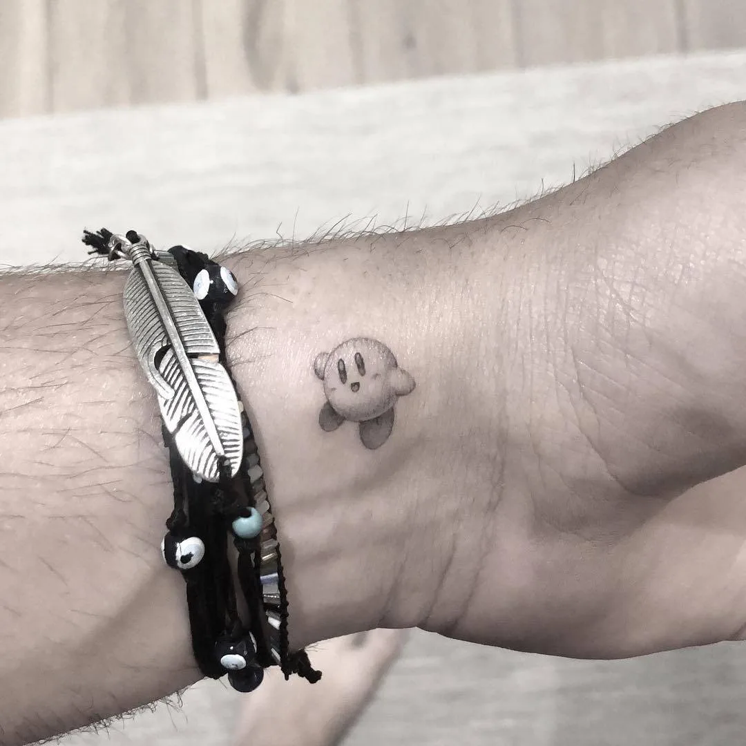 Artista de tattoo Nal, estilo preto&cinza realista minimalista | EUA