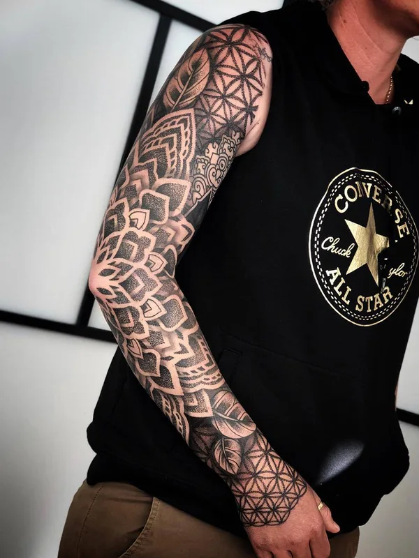 black and grey geometric Tatuaggio su full sleeve #25080 | Tatuatore Keegan Sweeney