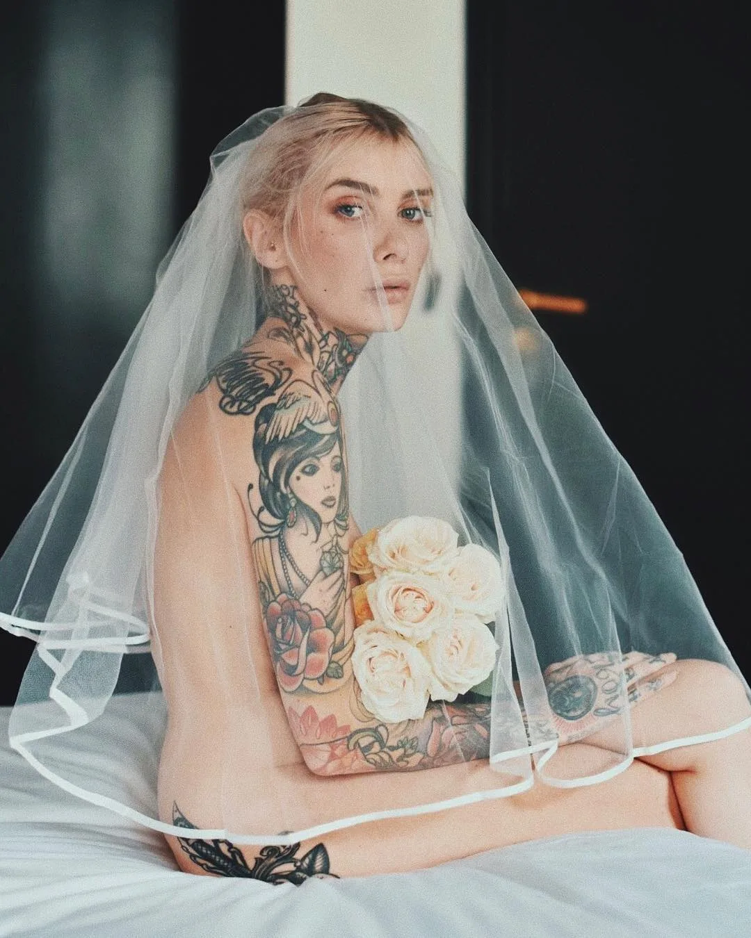 Modello di moda tatuato Valentina Belleza, modello alternativo, ragazza tatuata | Parigi, Francia
