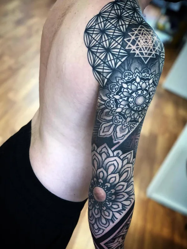 black and grey geometric Tatuaggio su full sleeve #25081 | Tatuatore Keegan Sweeney