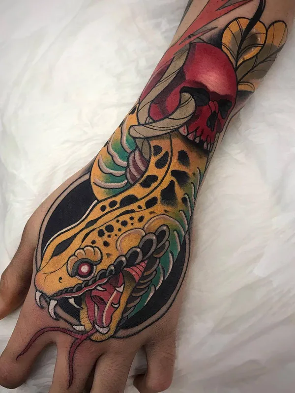 color japanese Tatuaggio su back of hand #25127 | Tatuatore Roger Mares