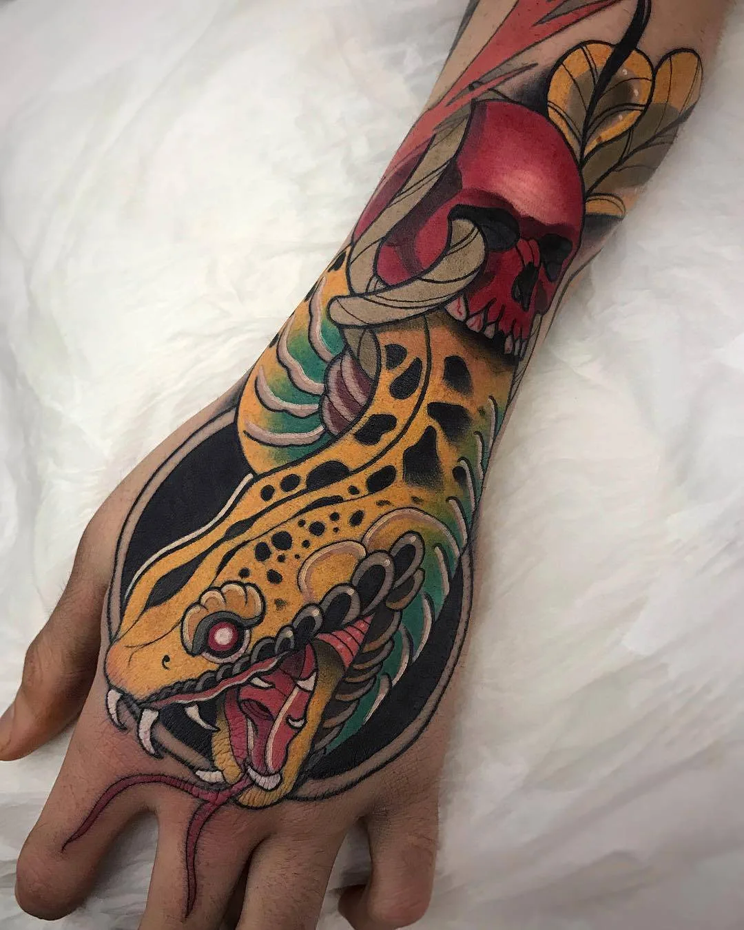 Tattoo artista Roger Mares, tattoo neo tradizionale a colori | Spagna