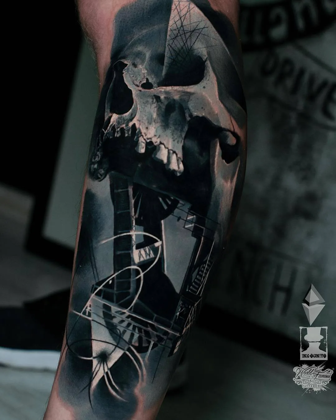 Artista di tatuaggi Darek Dokt&oacute;r Ink-Ognito, tatuaggi a colori e nero e grigio realistici surrealisti | Polonia