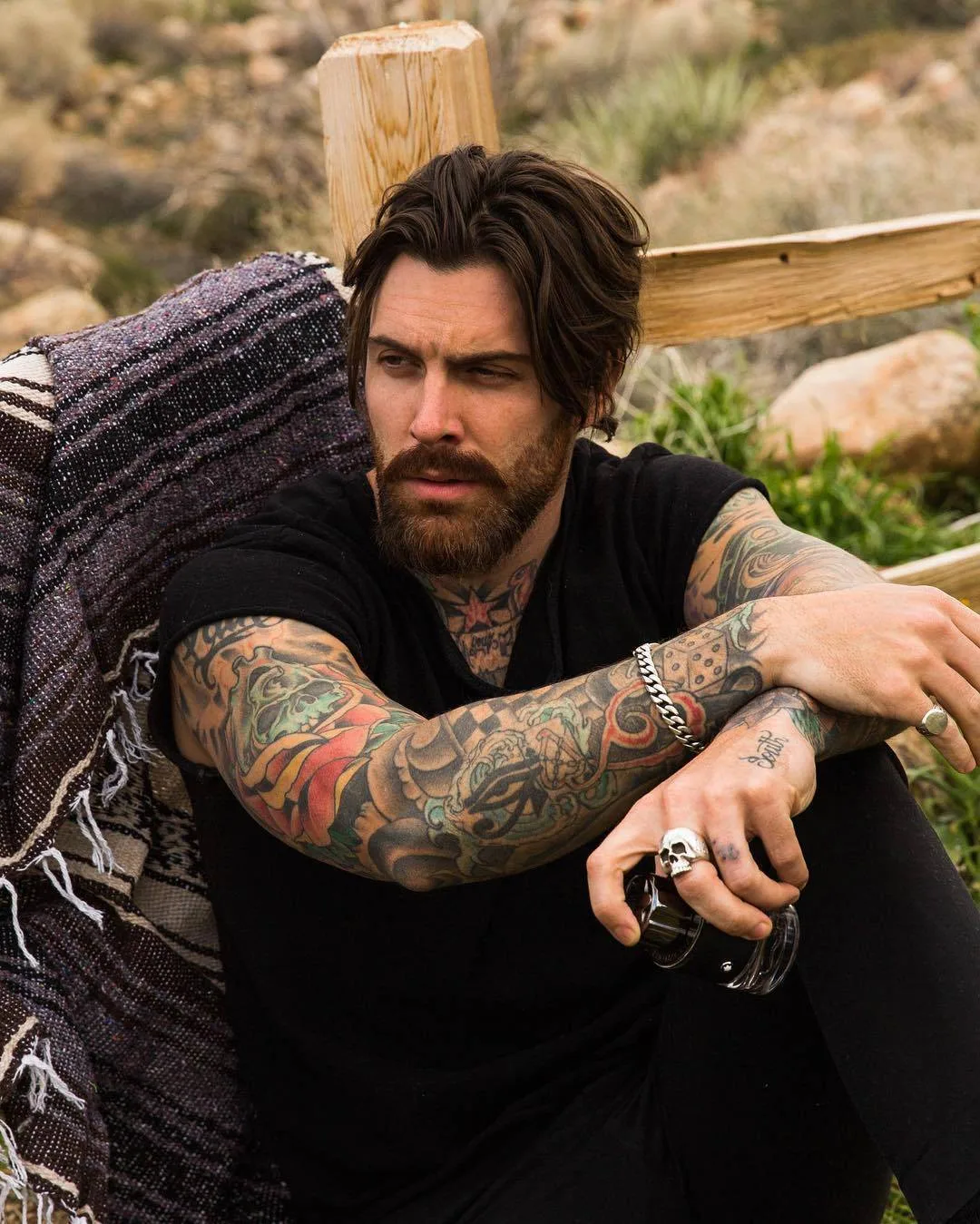Modello tatuato Levi Stocke, modello alternativo, uomo con tatuaggi