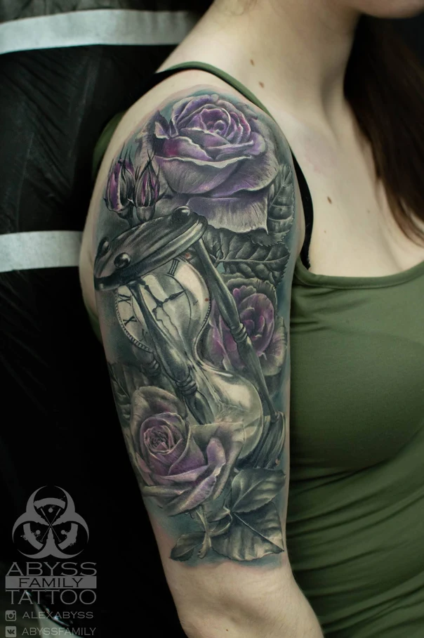 Реализм Rose, Hourglass tattoo на Полный рукав