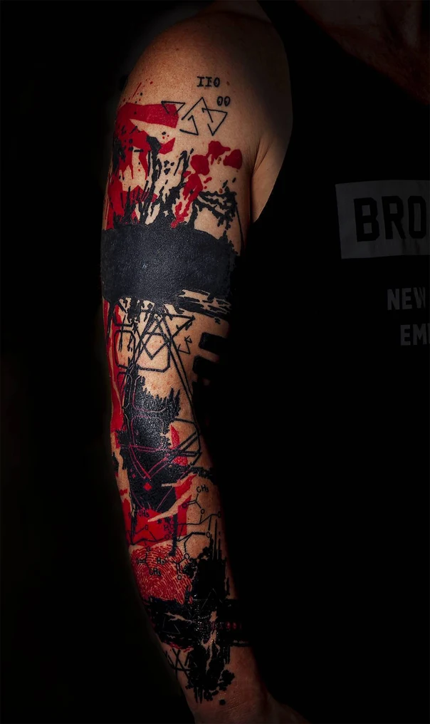Абстрактная tattoo на Полный рукав