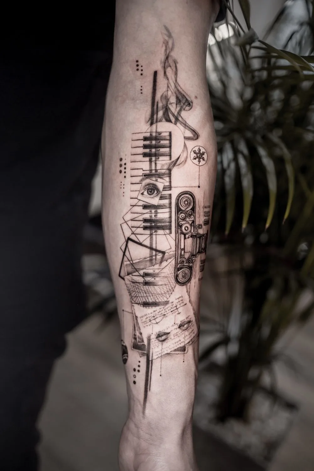 Tattoo artist Maxime Etienne, black and grey graphics, micro realism tattoo | Sydney, Australia Tattoo artist Maxime Etienne, black and grey graphics, micro realism tattoo | Sydney, Australia