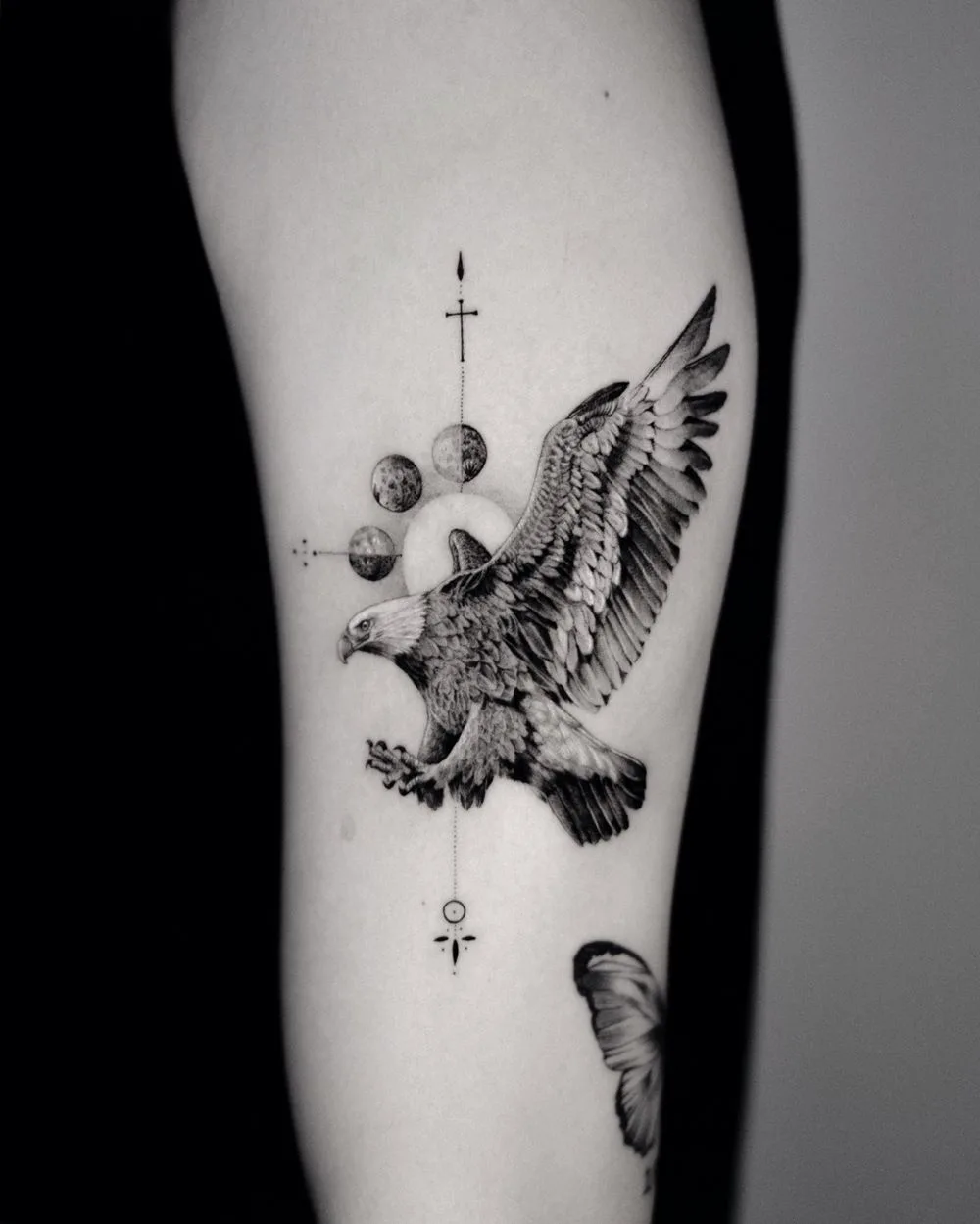 Tattoo artist Maxime Etienne, black and grey graphics, micro realism tattoo | Sydney, Australia