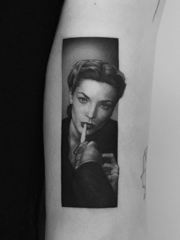 female black and grey realism Tatuaggio su forearm #42470 | Tatuatore Pawel Indulski
